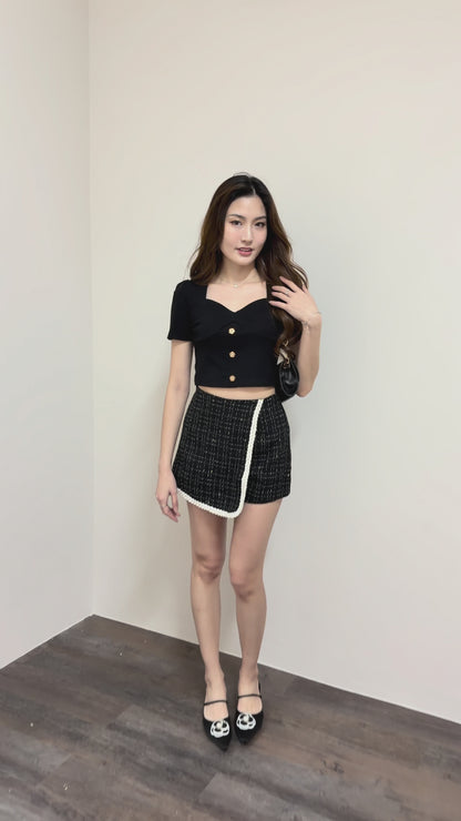 Flora Petal Buttons Sweetheart Top In Black