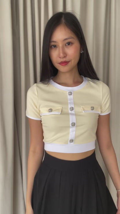 Elaine Pinwheel Contrast Button Top In Daffodil