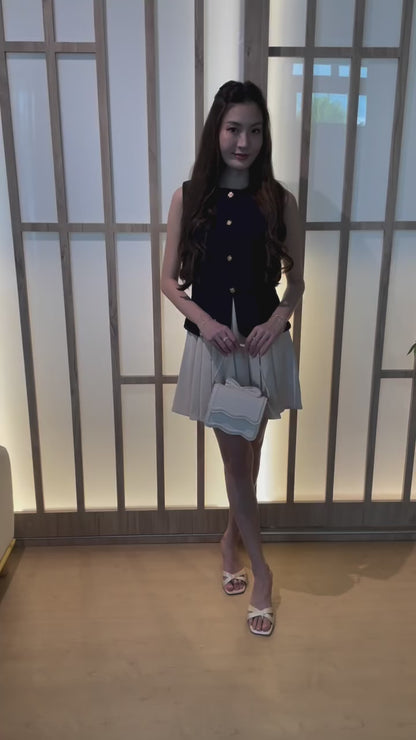 *Restocked* *Premium* Izzy Rose Gold Buttons Pleated Dress In Black